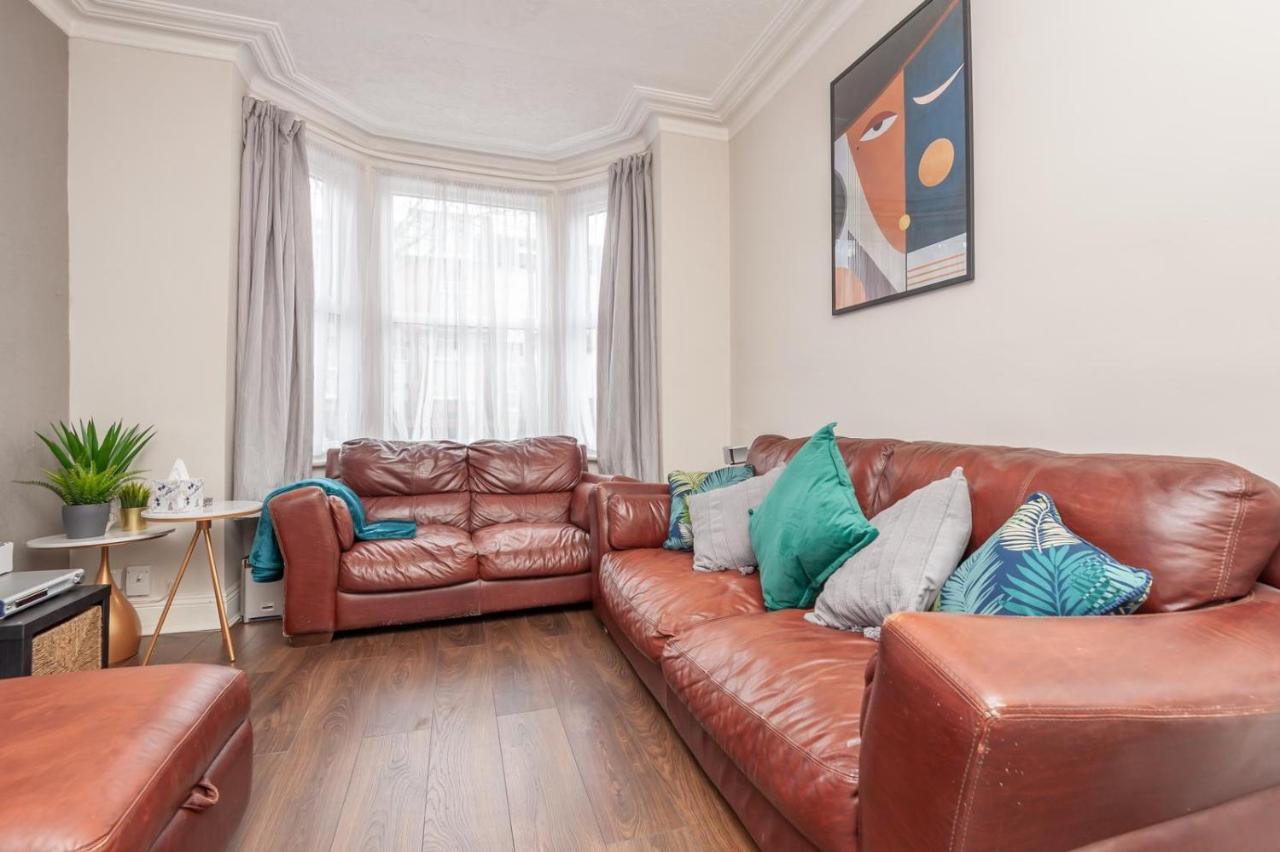 Leeds 4-Bed House - Sleeps 9 Free Parking & Wifiヴィラ エクステリア 写真