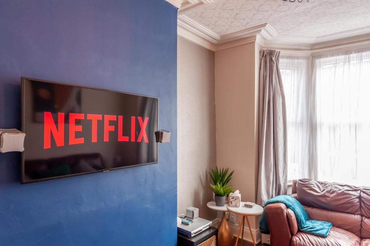 Leeds 4-Bed House - Sleeps 9 Free Parking & Wifiヴィラ エクステリア 写真